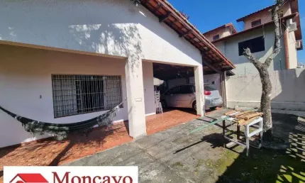 Casa com edícula (3 suítes) nos fundos - Martim de sá