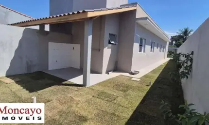 Casa a venda em caraguatatuba no bairro jd das palmeiras.