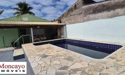 Casa em amplo terreno, perto do Entreposto de Pesca - PortoNovo
