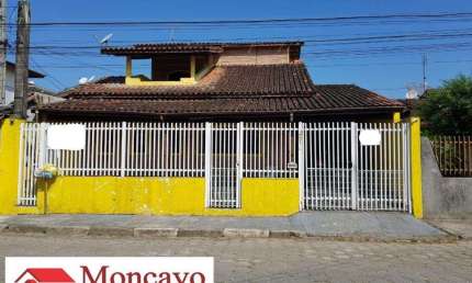Excelente sobrado na região Central de Caraguatatuba.