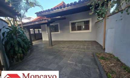 Excelente casa pronta para morar à venda em Caraguatatuba.