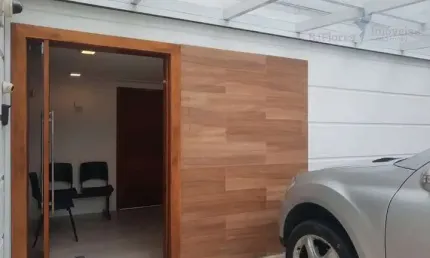 Casa comercial de 300m² com infraestrutura para clínicas e consultórios no Jardim do Mar