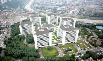 Conjunto comercial de 2.844m² no bairro Jardim São Luís em São Paulo/SP