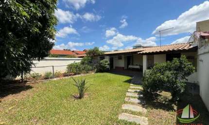 Casa em lote de 360m² com 3 quartos à venda por R$ 1.200.000 - Santa Mônica - Belo Horizonte/MG