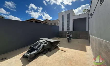 Casa baixa com 3 quartos à venda, 210 m² por R$ 649.000 - Canaã - Belo Horizonte/MG