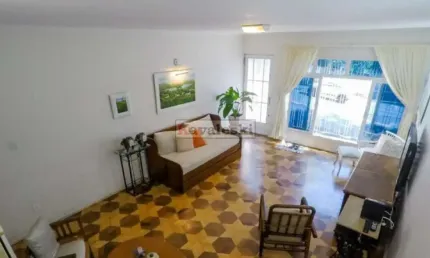 Lindo Sobrado com 3 dormitórios  3 wcs 2 vagas Quintal - òtima Localização
