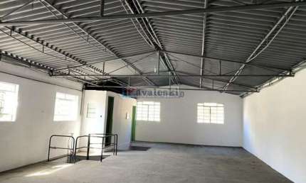 Galpão/Depósito/Armazém e 5 banheiros à Venda, 300 m²