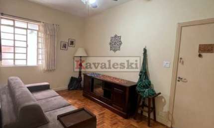 Apartamento Reformado , com quintal , apenas 700 metros do Metrô- Imperdível -