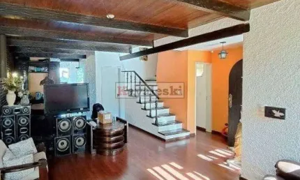 >   SOBRADO MIOLO DO JARDIM DA SAÚDE COM 3 DORMITÓRIOS .