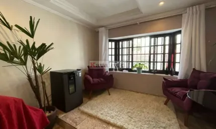 Sobrado com 4 Quartos e 4 banheiros à Venda, 200 m² por R$ 750.000