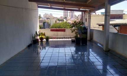 Casa assobradada com 3 quartos e um belo terraço e 4 vagas.....