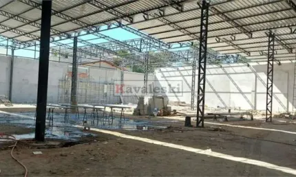 Galpão vago com 3.000 metros - vão livre - 5 wcs - zoneamento misto