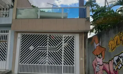 Sobrado com 3 quartos e 2 banheiros à venda, 110 m²