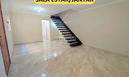 Sobrado com 2 suítes e 2 vagas na Vila Santa Catarina.