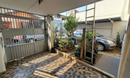Sobrado amplo 4 dormitórios 1 suite 2 vagas - Quintal - Oportunidade
