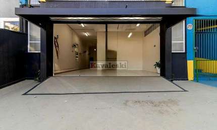 ** Conjunto comercial a 50 metros do metrô Jabaquara.