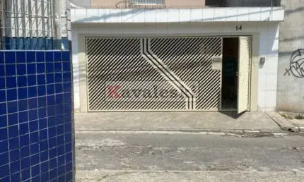 Sobrado com 3 quartos e 2 banheiros à venda, 121 m²
