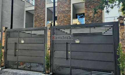 SOBRADO NOVO  PRÓX METRÔ SANTA CRUZ -- 3 SUITES, 2 VAGAS- AMPLO QUINTAL