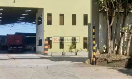Galpão 2.000 metros - 4 wcs - escritório , Òtimo vão livre - Entrada para carretas _
