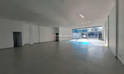 ** Loja comercial para a locação na Avenida do Cursino (Bairro Saúde).