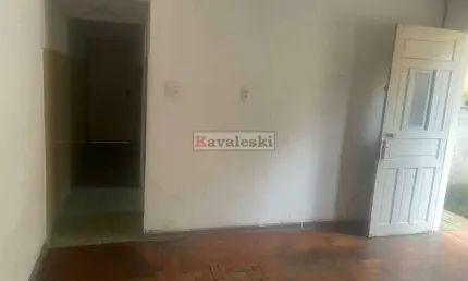 Casa Térrea amplo dormitório 1 wc / quintal / ao lado do Metrô Saúde