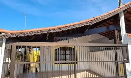 Casa térrea a 500 metros da praia.... Venha conferir!!!!!
