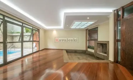 Casa com 241m² 3 suítes e 5 banheiros - 5 vagas de garagem