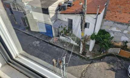 ** Casa de vila para a locação no bairro Vila Brasilina.