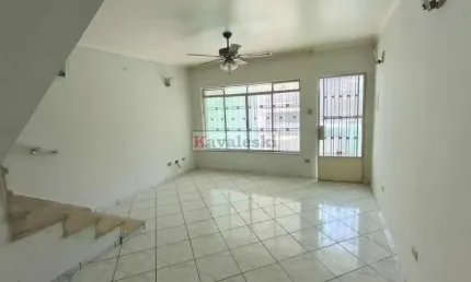 Sobrado com 2 amplos dormitórios 1 vaga / Quintal / Próx Av Cursino