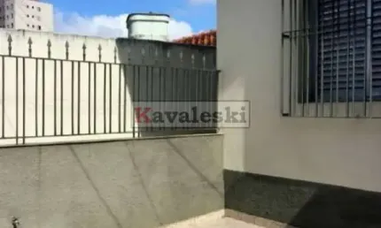 ** Casa térrea para a locação no bairro Vila Brasilina.