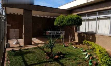 Casa Térrea em Jardim da Saúde - 3 suites 4 vagas - Jardim, Quintal- Imperdível