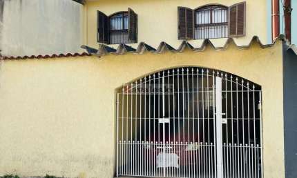 Sobrado reformado 2 dormitórios 1 vaga - quintal - Ac Financiamento