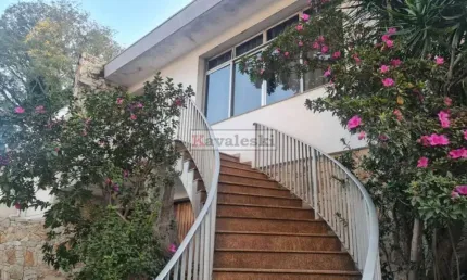 Casa com 4 quartos para alugar na Avenida Piassanguaba, --, Planalto Paulista, São Paulo