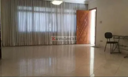 Sobrado com 4 quartos e 2 banheiros à venda, 300 m²