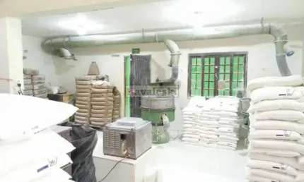 **  EXCELENTE IMÓVEL COMERCIAL AO LADO DA PRINCIPAL AVENIDA DO BAIRRO !!