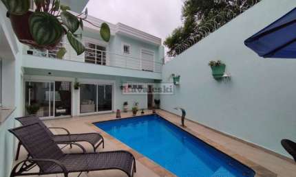 Excelente e espaçoso sobrado  4 suítes- 6 vagas - Quintal com Piscina- Miolo do Jardim da Saúde.