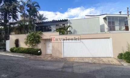 Sobrado com piscina , tem  247m², 4 quartos e 3 vagas - Jardim da Gloria !! Acesso ao Metrô