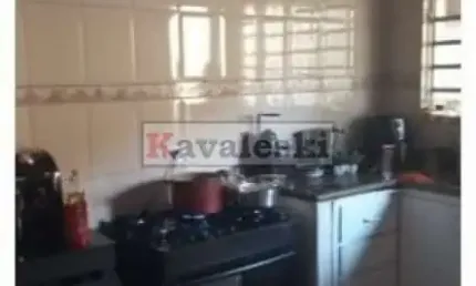 Casa térrea com 4 dormitórios s e 2 banheiros à Venda, 180 m²