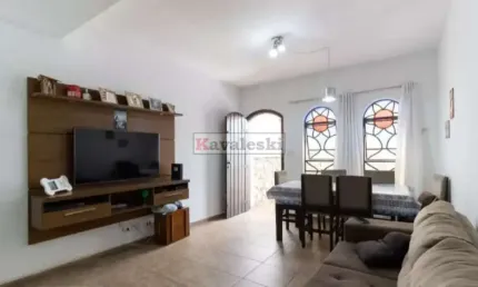 Sobrado reformado 2 dormitórios 1 vaga quintal - Metrô Sacomã