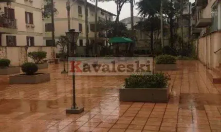 Belo e aconchegante apartamento de 112m2 em rua tranquila; reformado; 2 dorm; 2 banheiros; 1 vaga