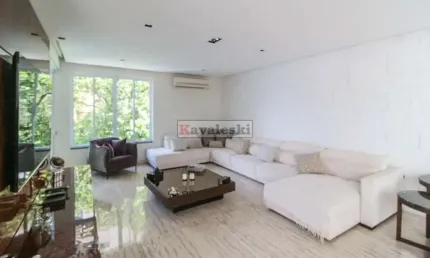 Sobrado à venda com 225m², 3 suites e 4 vagas jd. saude