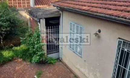 Oportunidade para investidor. casa a menos de 900mst metrô são judas.