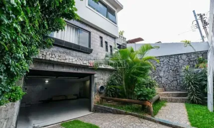 Lindo Sobrado 3 dormitórios 1 suite 4 vagas - quintal - Ac Permuta - Oportunidade