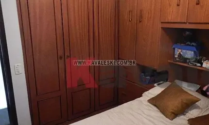 SOBRADO NA SAÚDE, ACEITA PERMUTA POR APARTAMENTO DE ATÉ 300 MIL!
