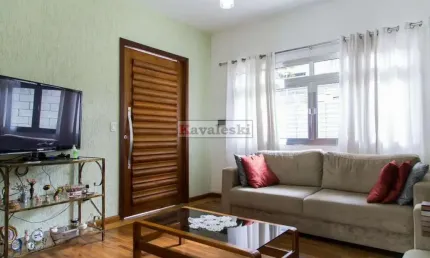 Sobrado à venda com 210m², 3 quartos e 4 vagas-  próx metrô saúde