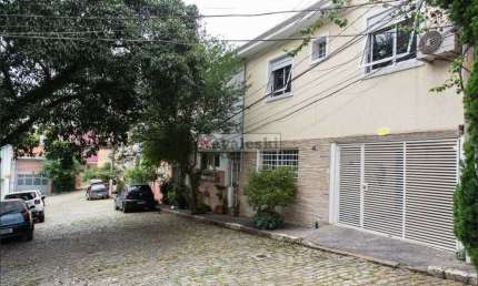 Sobrado de vila  com 148m² !! São 3 suites , 5 wcs 1 vaga - Quintal - Acesso ao Metrô Vila Mariana