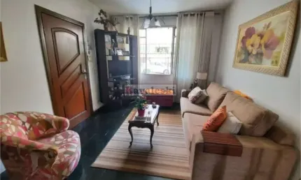 Linda casa para venda em rua tranquila  - 11 minutos do metro Santa Cruz!