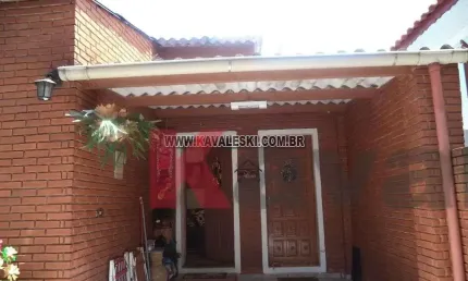 CASA TÉRREA AO LADO DE TODO O COMÉRCIO DA REGIÃO DA VILA DAS MERCÊS !!