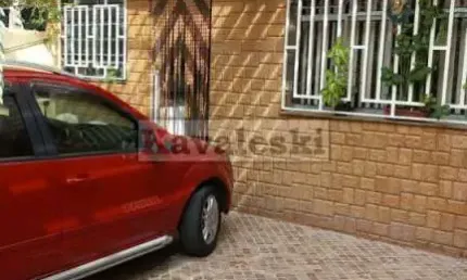 SOBRADO  2 suites 3 wcs quintal 2 vagas de garagem - Oportunidade