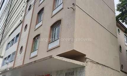 Oportunidade de um apartamento de 2 quartos no Centro.